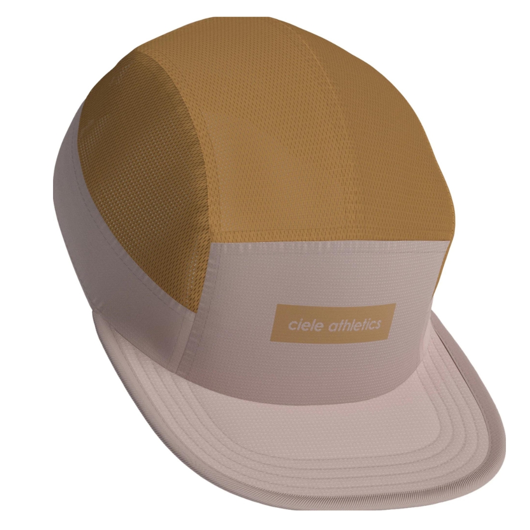 CASQUETTE CIELE ATHLETICS GOCAP ICONIC BAR couleur prairie run vue du dessus/face de la casquette beige foncé/gris rosé