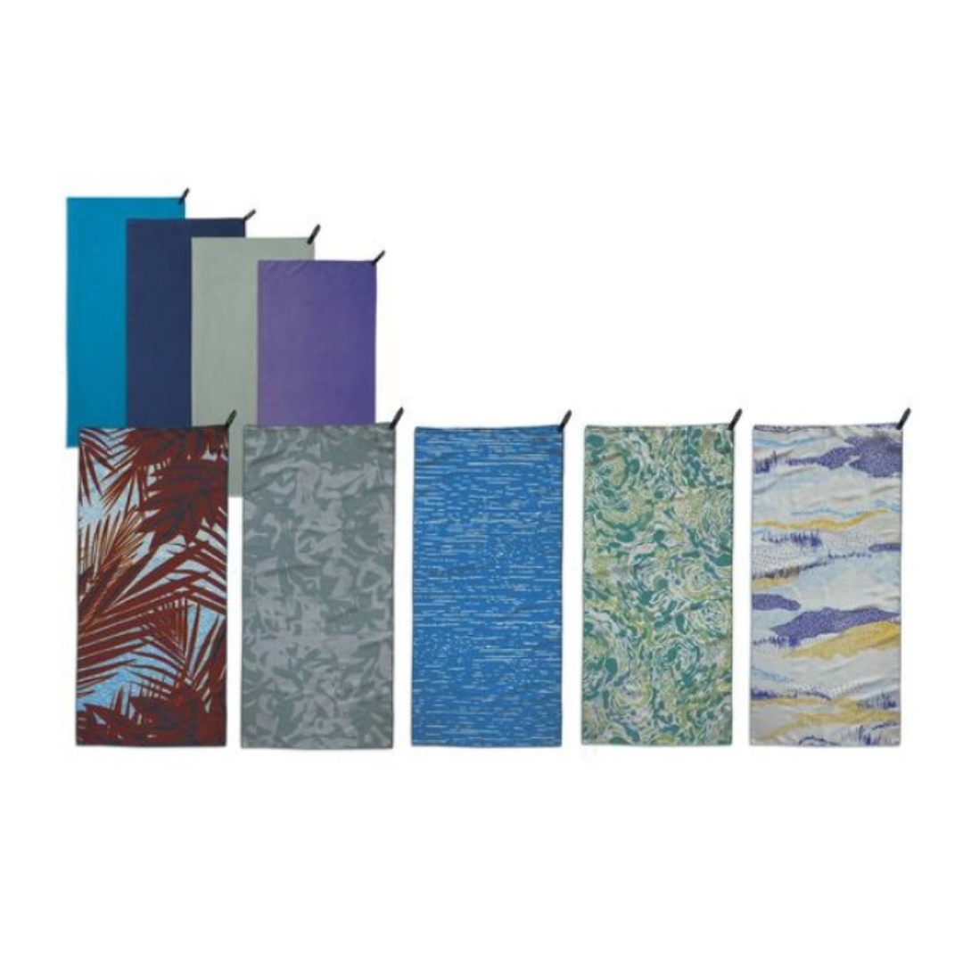 SERVIETTE DE VOYAGE PACKTOWL PERSONAL vue des différentes couleurs disponibles ainsi que les tailles des serviettes