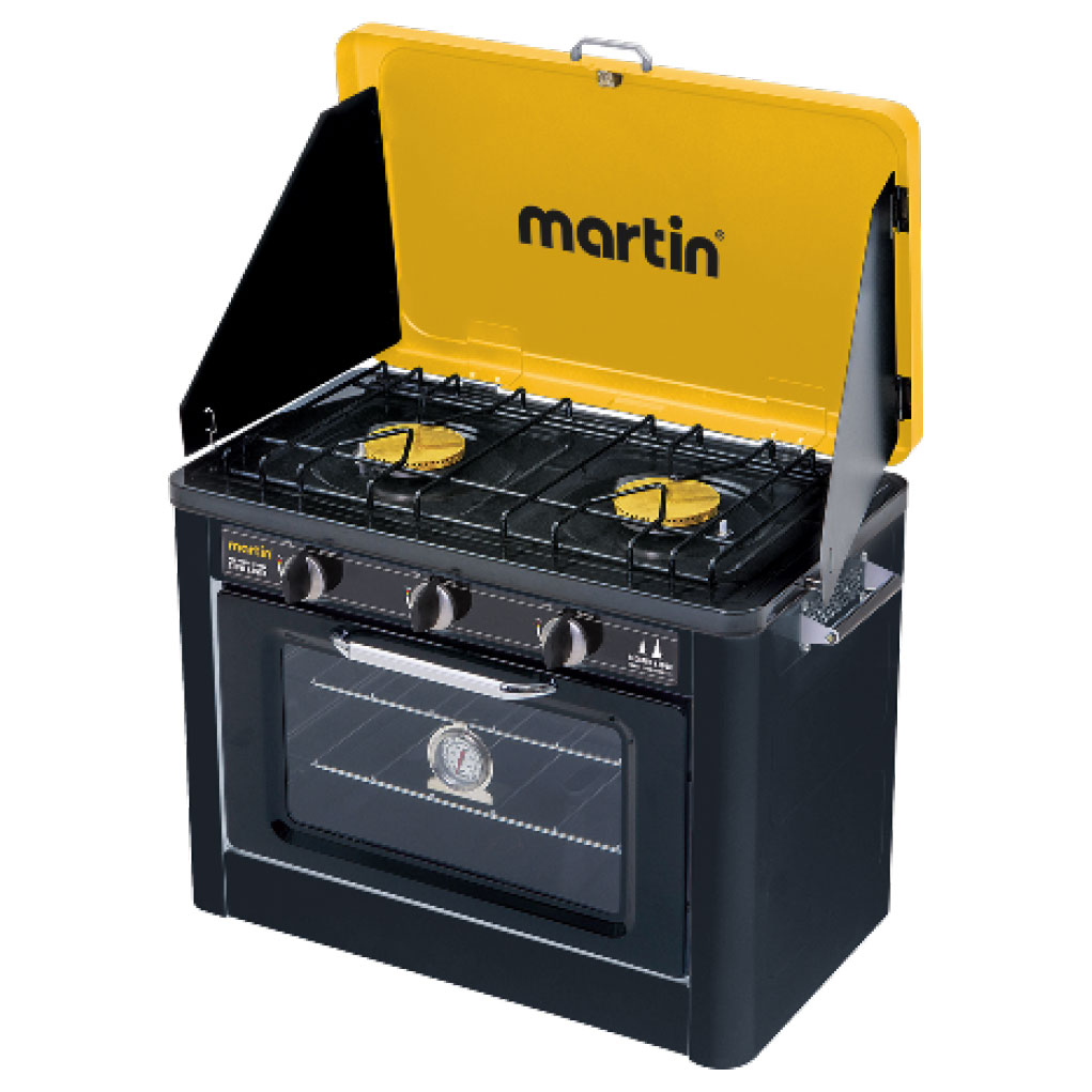 Réchaud de camping noir avec couvercle jaune, équipé de deux brûleurs à gaz et d'un four. Le couvercle porte le nom de la marque "Martin". Le réchaud comprend des boutons de commande et une porte vitrée affichant une jauge de température.