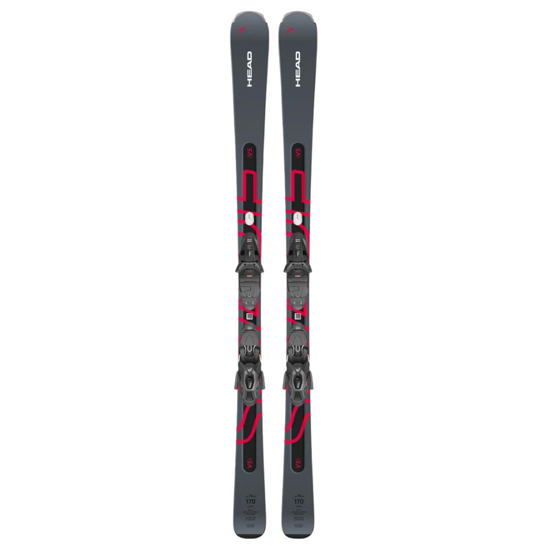 Paire de skis gris de la marque HEAD avec des touches de rose et de rouge. Les skis sont équipés de fixations et ont un design élégant et moderne. La longueur indiquée sur les skis est de 170 cm.