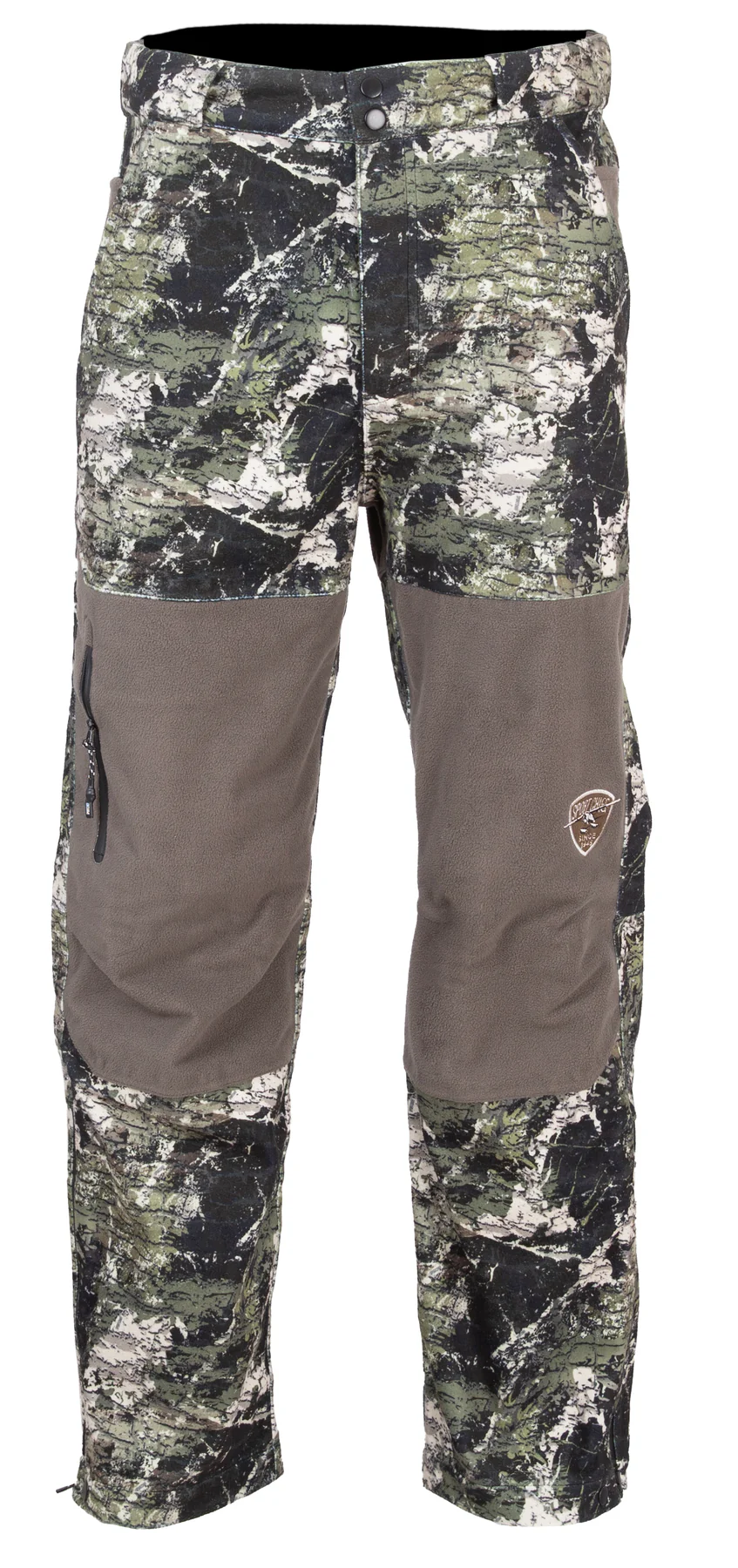 Un pantalon à motif camouflage avec un mélange de couleurs vertes, marron et blanches. Le pantalon présente des sections grises unies sur les genoux et le haut des cuisses, avec une poche zippée sur la cuisse gauche et un petit patch logo sur la zone du genou droit.