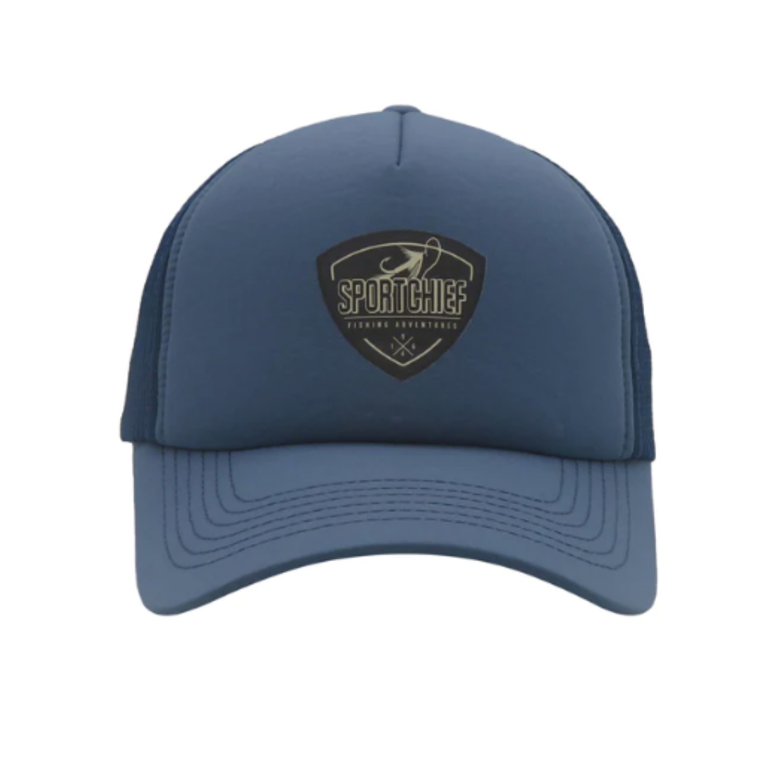 Casquette Sportchief de couleur bleu marine avec logo Sportchief au centre du panneau avant de la casquette de couleur noire.